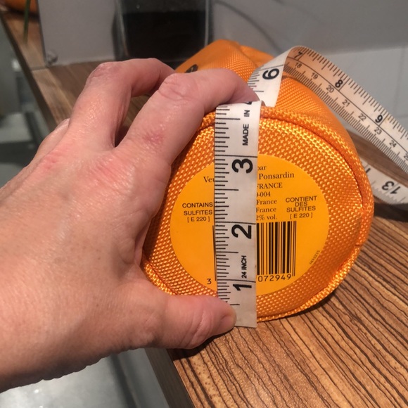 VEUVE CLIQUOT jacket brut champagne bottle sleeve insulated holde… - Picture 7 of 9